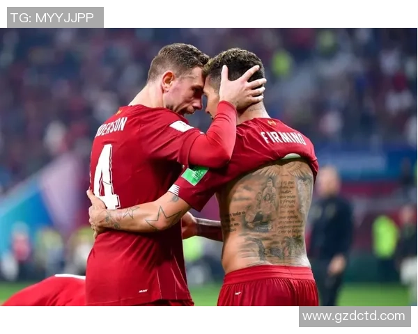 全体球星聚集绿茵场 谁能在足球世界中登顶荣耀之巅