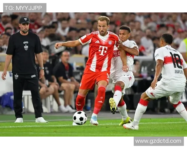 拜仁慕尼黑足球队11号球星最新身份揭秘与他在球队中的关键作用分析